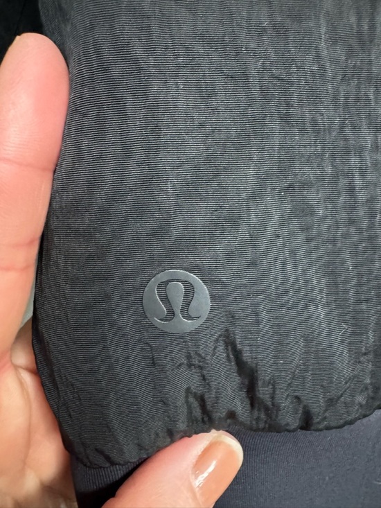 Lululemon Non-Stop Bomber *Reversible
Black (Second Release) SZ 6 W4BDGS - Picture 8 of 12